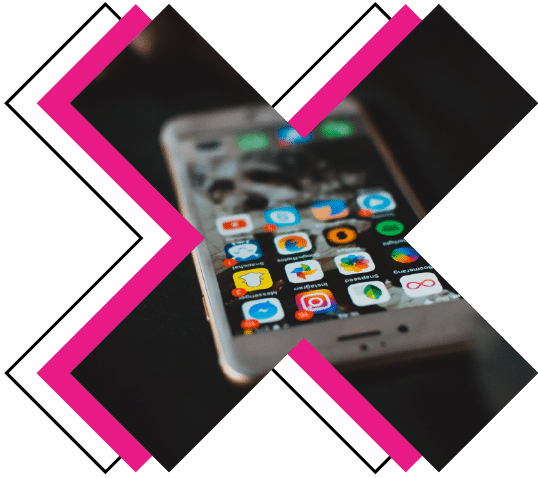 Specialist for cracked phones repair